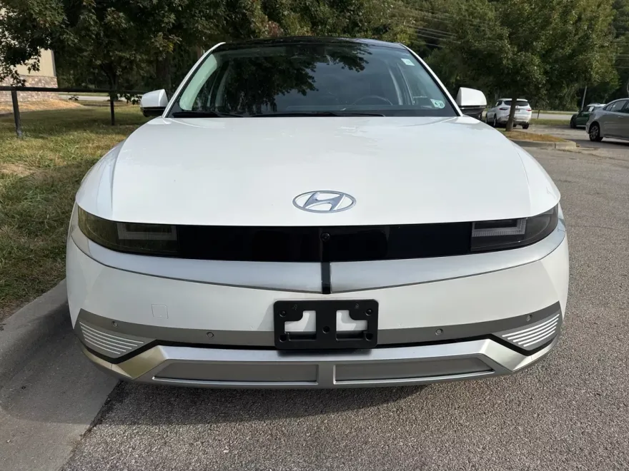2022 Hyundai Ioniq 5 Limited photo 1