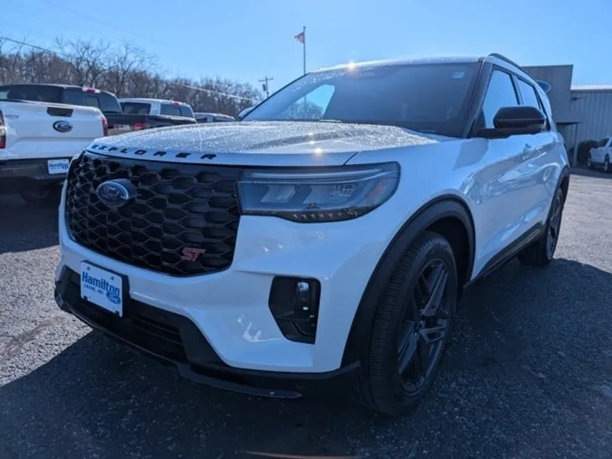 2025 Ford Explorer ST photo 1