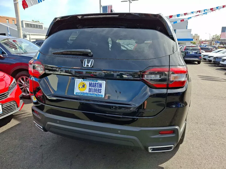 2025 Honda Pilot Black Edition photo 1