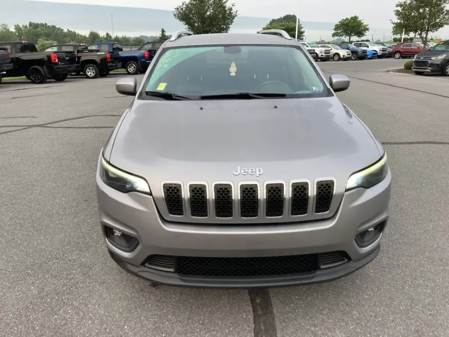 2019 Jeep Cherokee Latitude photo 1