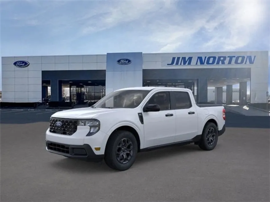 2025 Ford Maverick XLT photo 1