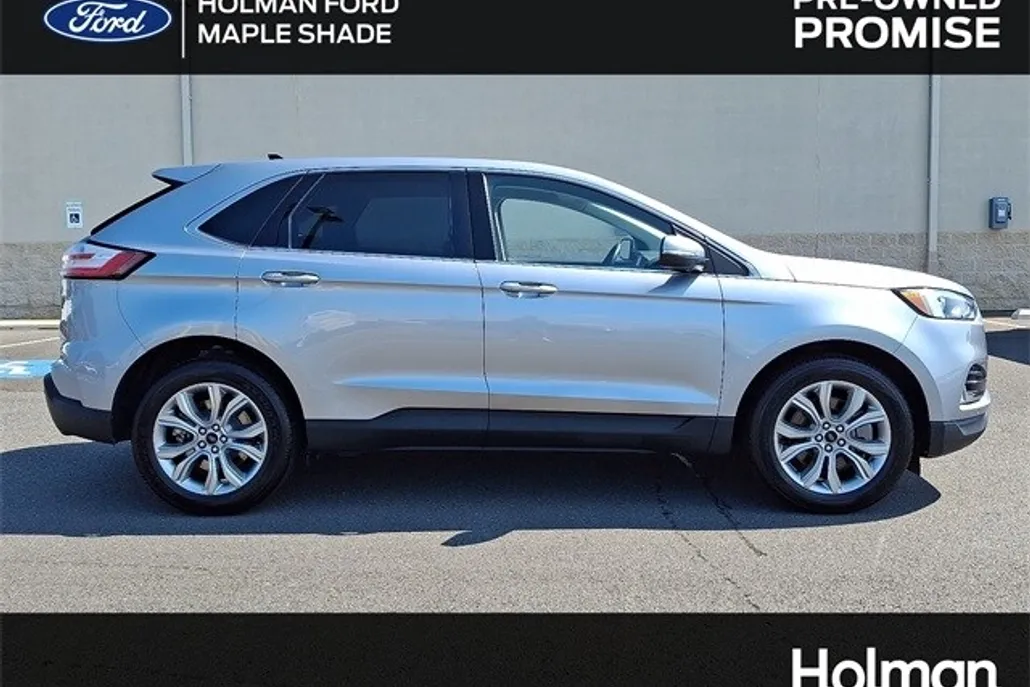 2024 Ford Edge Titanium photo 1