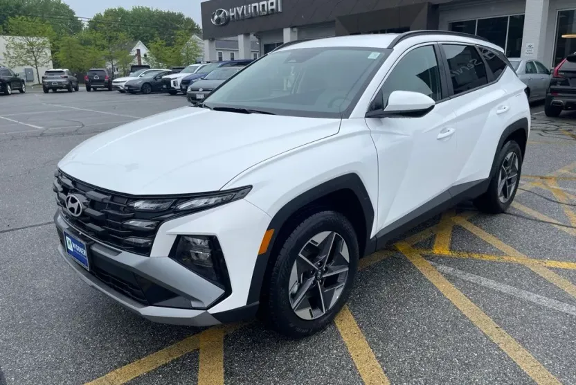 2025 Hyundai Tucson SEL photo 1