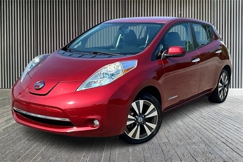 2014 Nissan Leaf SL photo 1