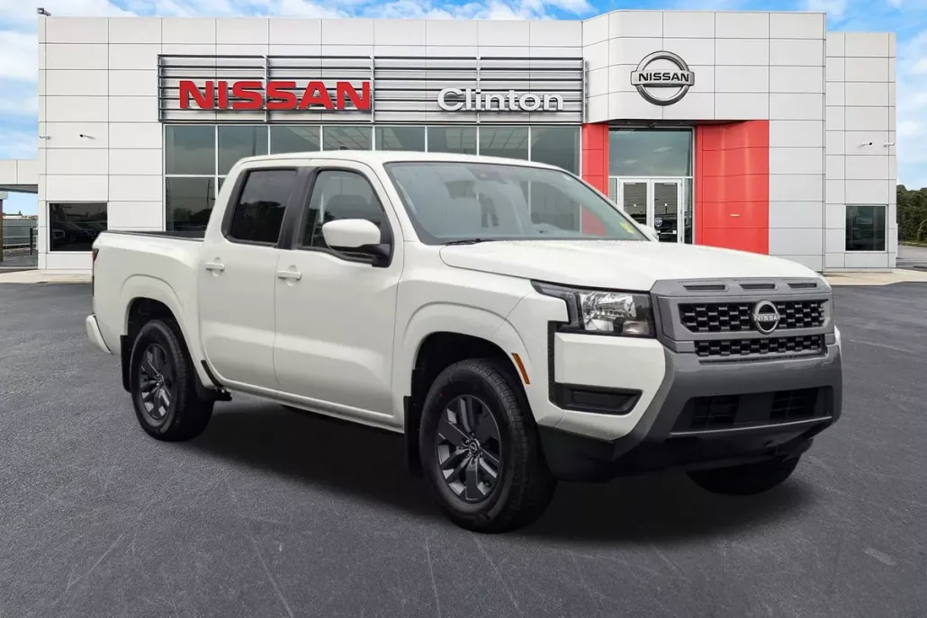2025 Nissan Frontier SV photo 1