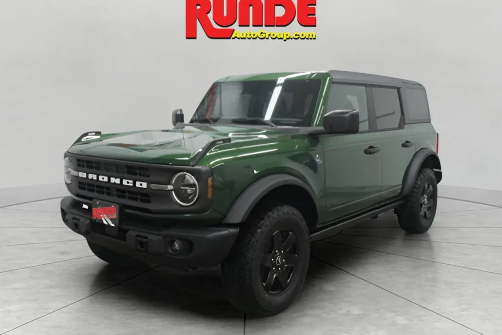 2024 Ford Bronco Black Diamond photo 1
