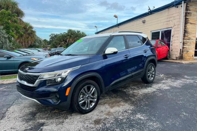 2021 Kia Seltos S photo 1