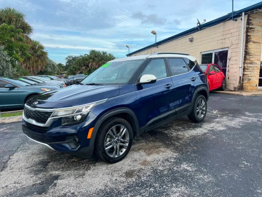 2021 Kia Seltos S photo 1