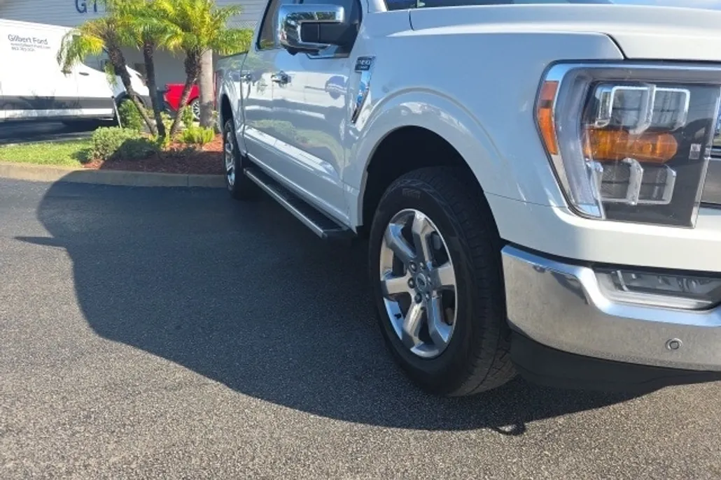 2022 Ford F-150 Lariat photo 1