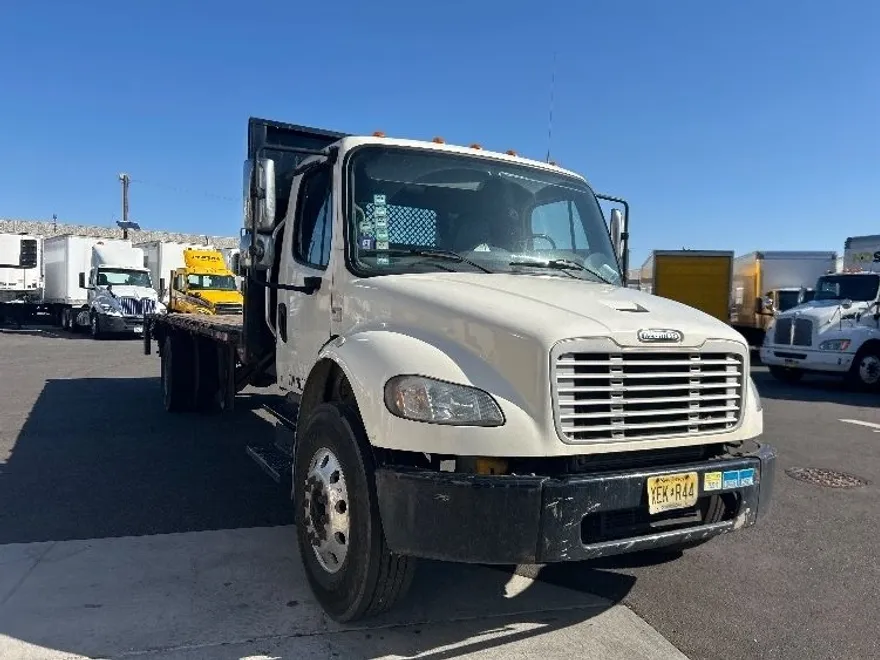 2017 Freightliner M2 106 Medium Duty photo 1