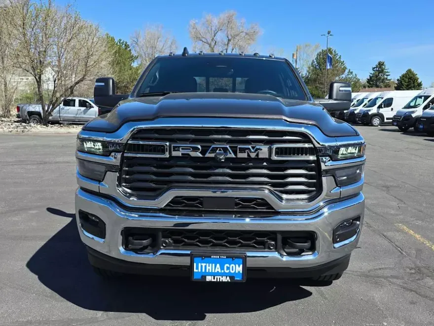 2025 Ram 2500 Tradesman photo 3