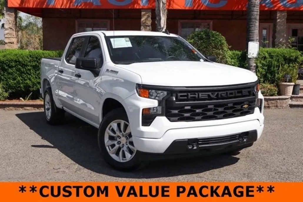 2024 Chevrolet Silverado 1500 Custom photo 1