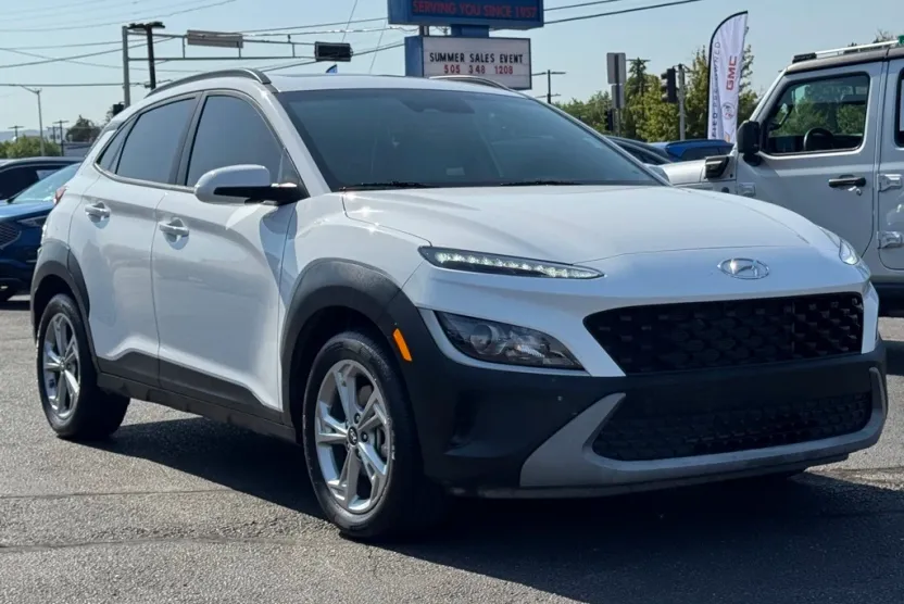 2023 Hyundai Kona SEL photo 1