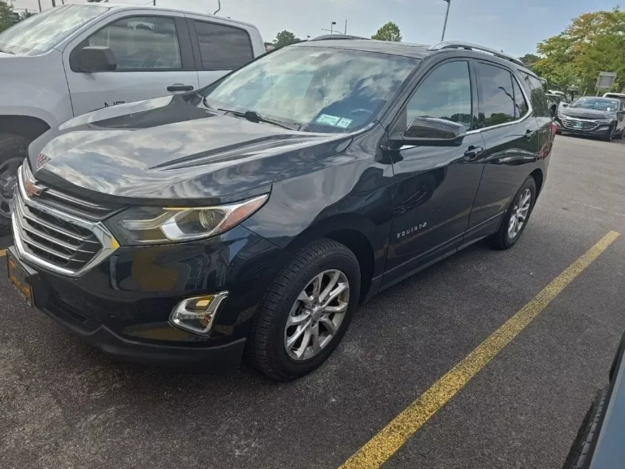 2018 Chevrolet Equinox LT photo 1