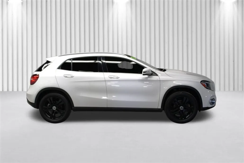 2020 Mercedes Benz GLA 250 4MATIC photo 1