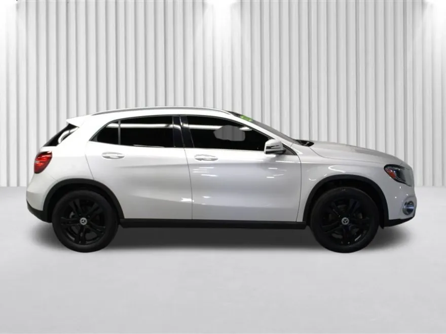 2020 Mercedes Benz GLA 250 4MATIC photo 1