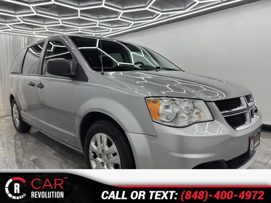 2019 Dodge Grand Caravan SE photo 1