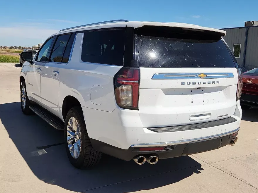 2023 Chevrolet Suburban Premier photo 1