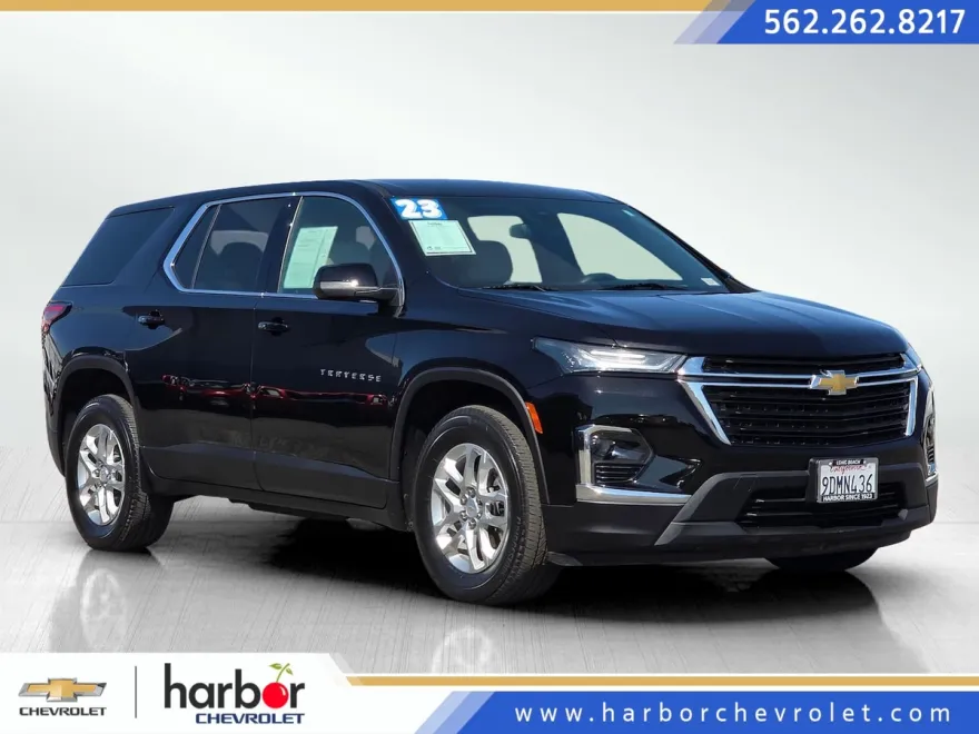 2023 Chevrolet Traverse LS photo 1
