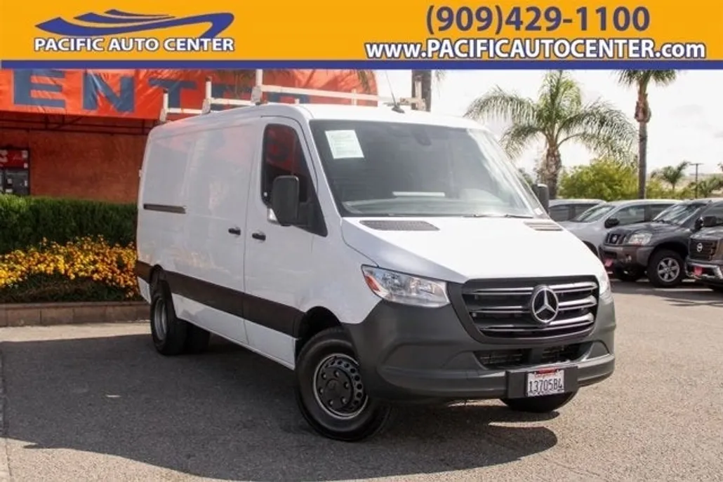 2019 Mercedes Benz Sprinter 144 WB photo 1