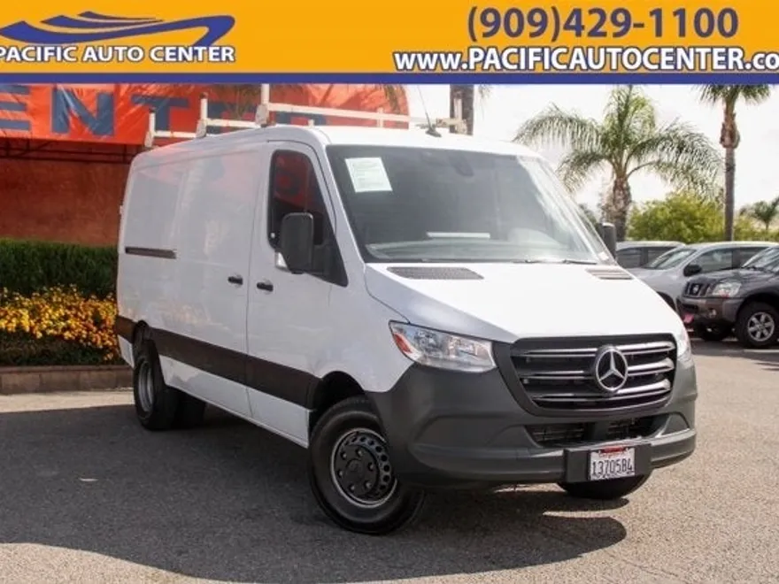2019 Mercedes Benz Sprinter 144 WB photo 1