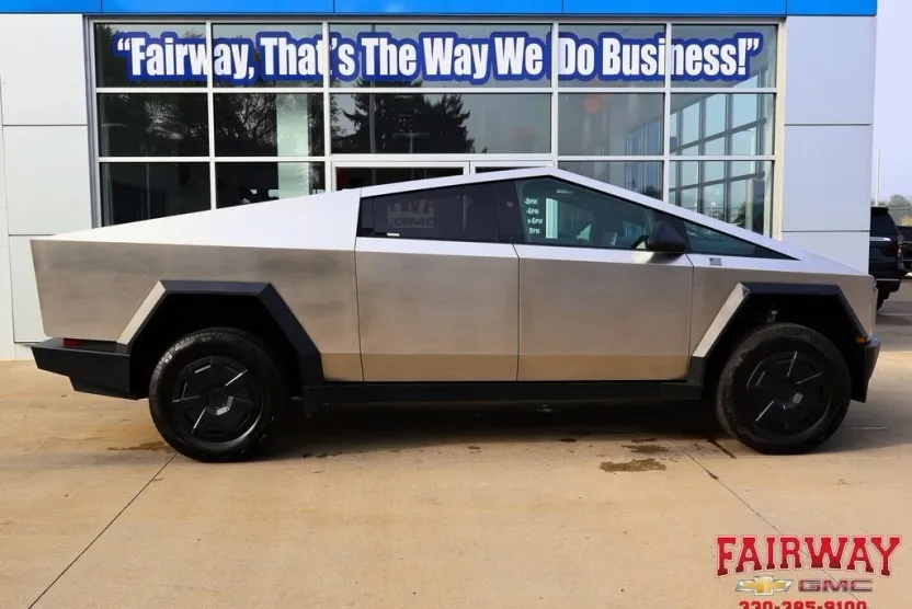 2024 Tesla Cybertruck Cyberbeast photo 1