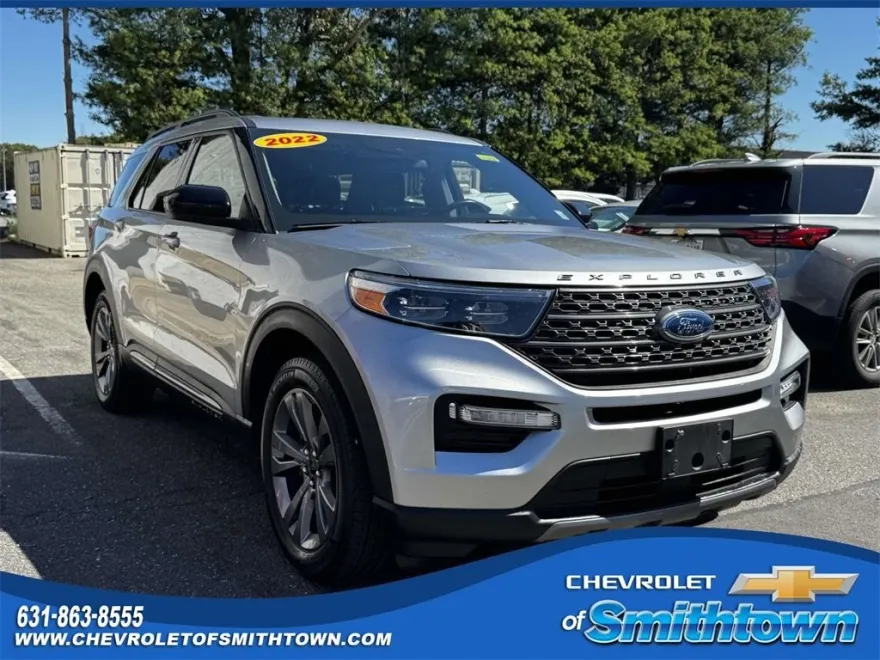 2022 Ford Explorer XLT photo 1