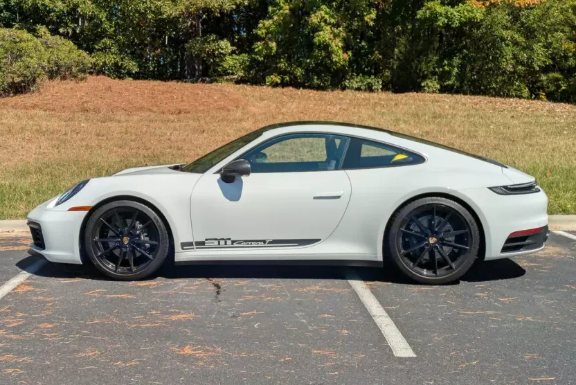 2024 Porsche 911 T photo 1