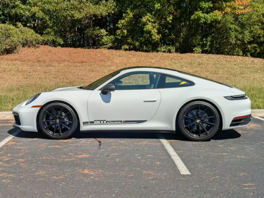2024 Porsche 911 T photo 1