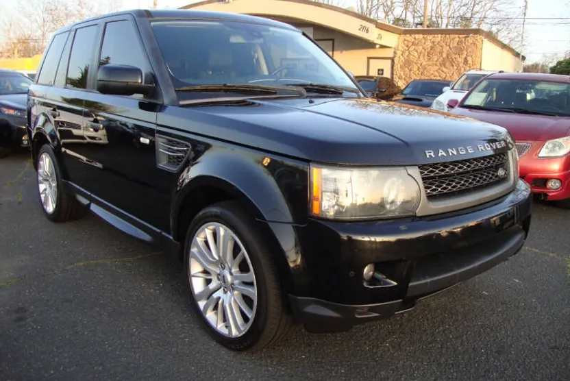 2011 Land Rover Range Rover Sport HSE photo 1