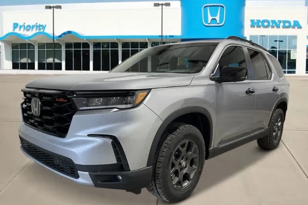 2025 Honda Pilot TrailSport photo 1