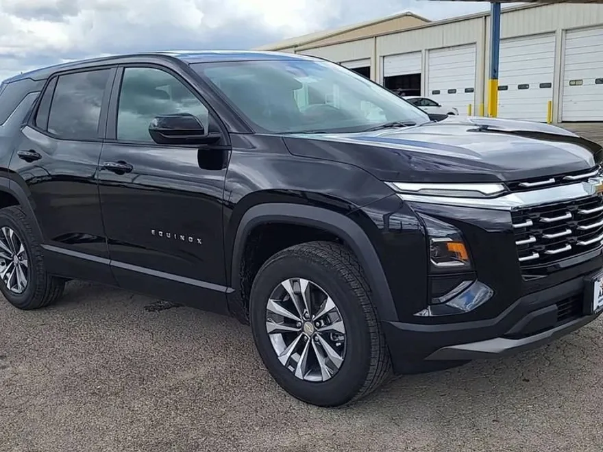 2026 Chevrolet Equinox LT photo 1