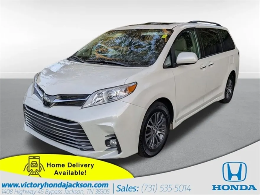 2019 Toyota Sienna Limited photo 1
