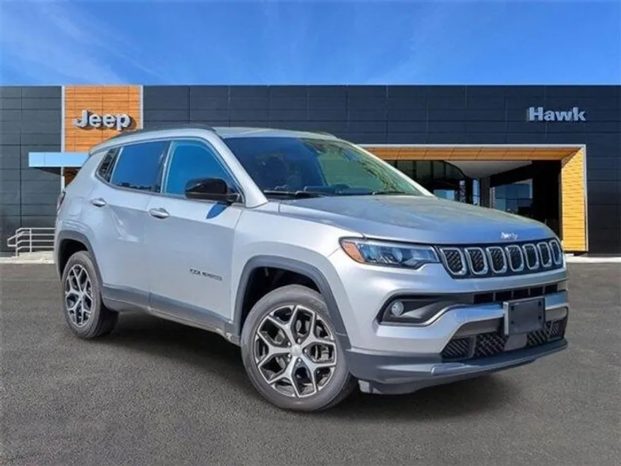 2024 Jeep Compass Latitude photo 1