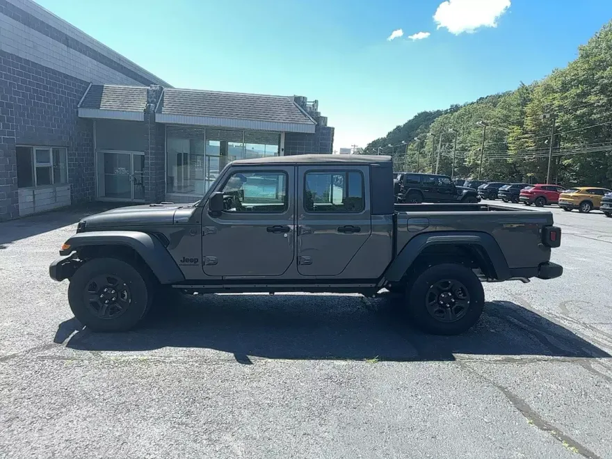 2023 Jeep Gladiator Sport photo 1