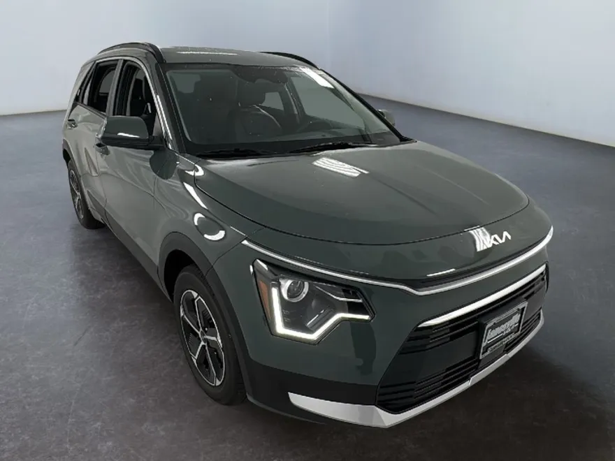 2025 Kia Niro EX photo 1