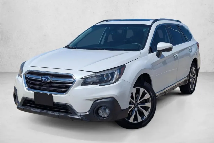2019 Subaru Outback 3.6R Touring photo 1
