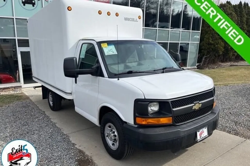 2014 Chevrolet Express Work Van Cutaway photo 1