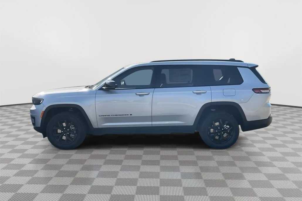 2025 Jeep Grand Cherokee Laredo Altitude X photo 1
