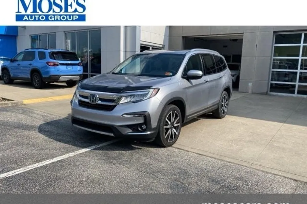 2022 Honda Pilot Touring photo 1