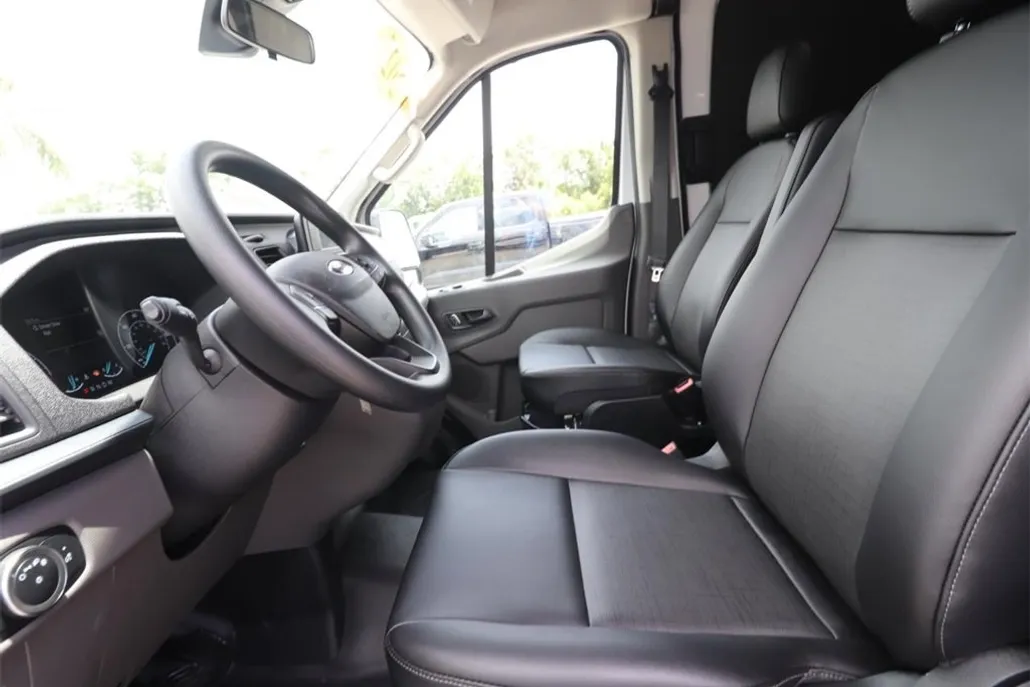 2025 Ford Transit Cargo Van photo 1