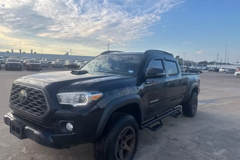 2021 Toyota Tacoma TRD Off-Road photo 1