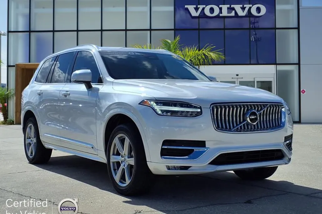 2024 Volvo XC90 B5 Core photo 1