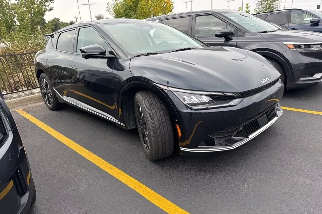 2024 Kia EV6 Wind photo 1