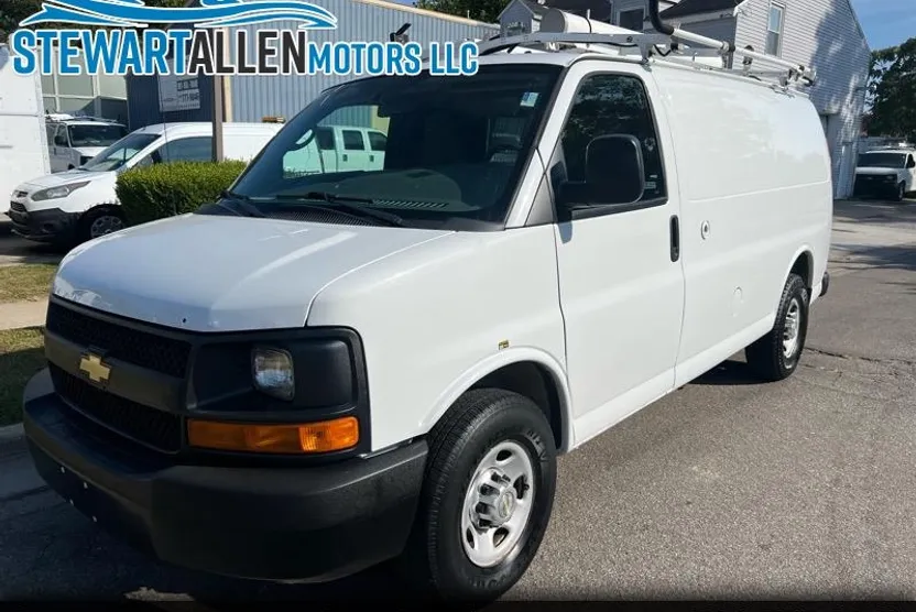 2013 Chevrolet Express 2500 Cargo photo 1