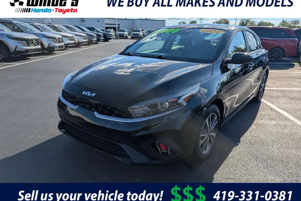 2024 Kia Forte LXS photo 1