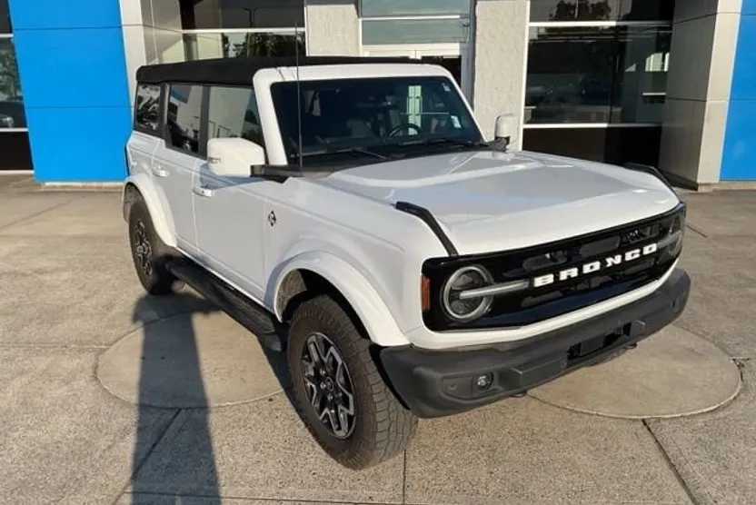2022 Ford Bronco Outer Banks photo 1