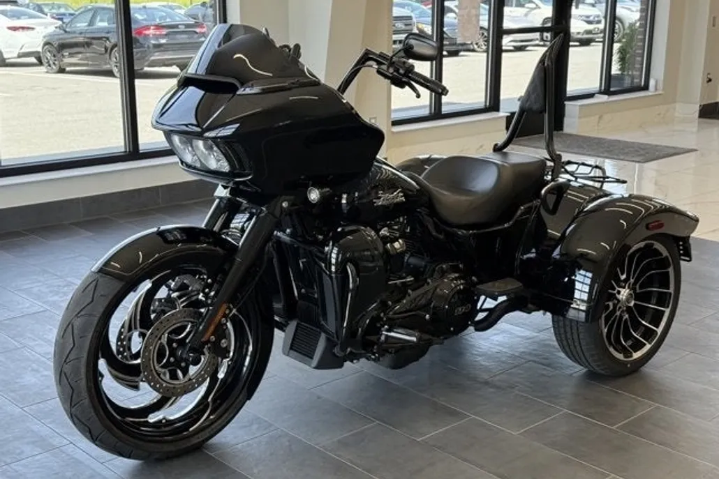 2023 Harley Davidson FLTR / Road Glide 3 photo 1