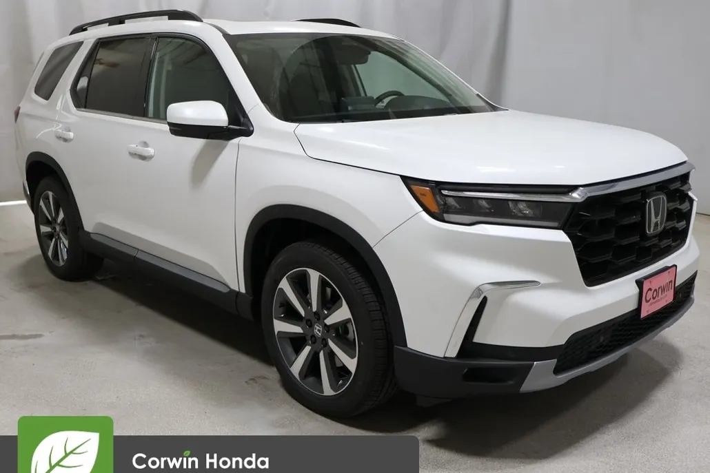 2025 Honda Pilot Touring photo 1