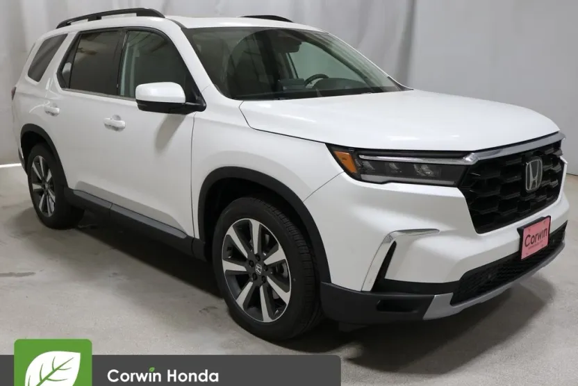 2025 Honda Pilot Touring photo 1